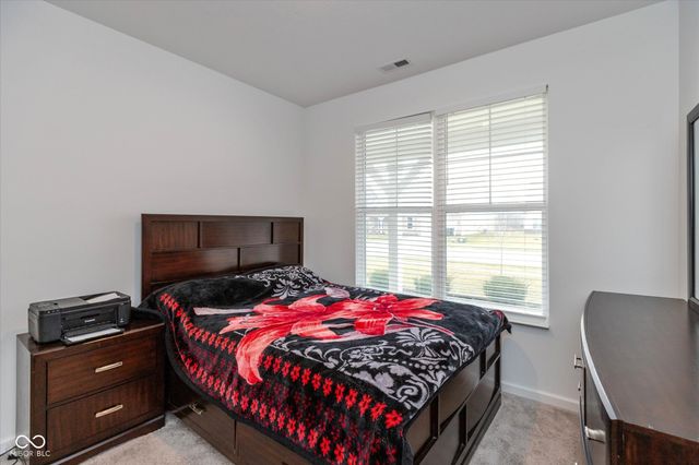 2318 Riviera Place, Greenwood, IN 46143