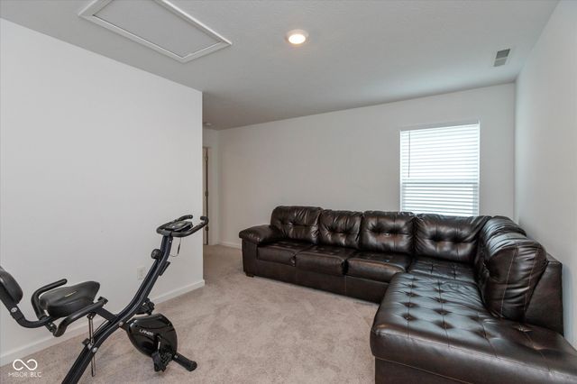 2318 Riviera Place, Greenwood, IN 46143