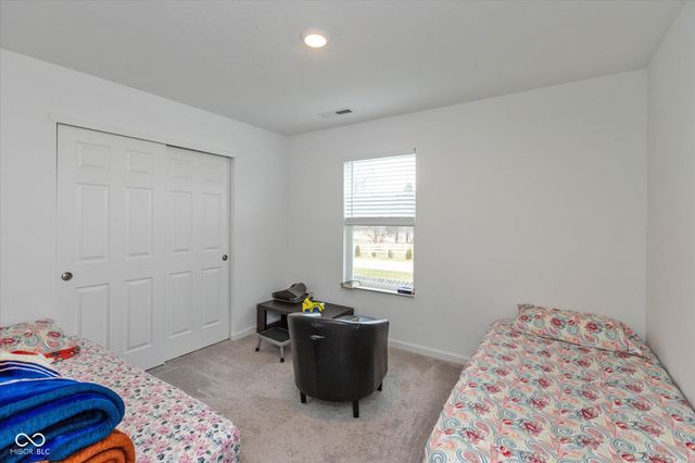 2318 Riviera Place, Greenwood, IN 46143