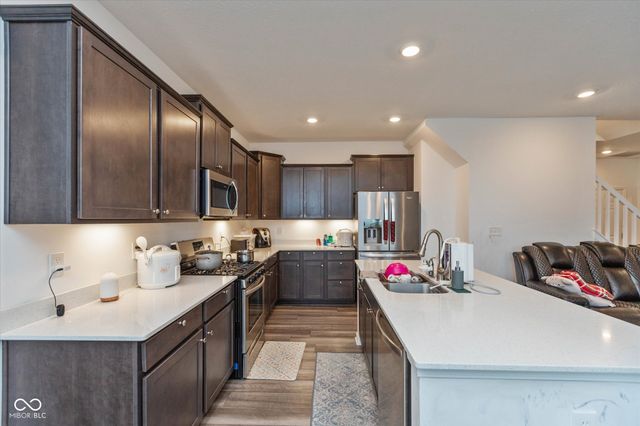 2318 Riviera Place, Greenwood, IN 46143