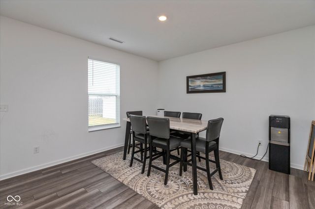 2318 Riviera Place, Greenwood, IN 46143