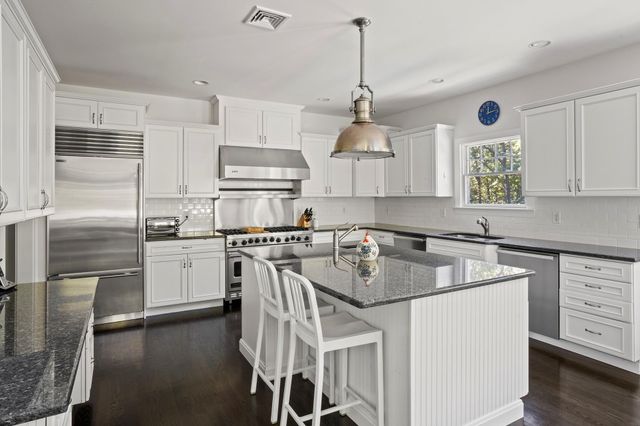 6 Ocean View Parkway, Southampton, NY 11968