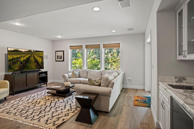 6 Ocean View Parkway, Southampton, NY 11968