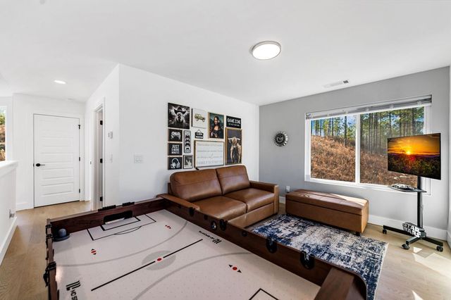 1958 Twisted Oak Road, Talking Rock, GA 30175