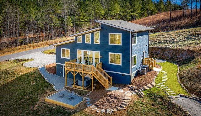 1958 Twisted Oak Road, Talking Rock, GA 30175