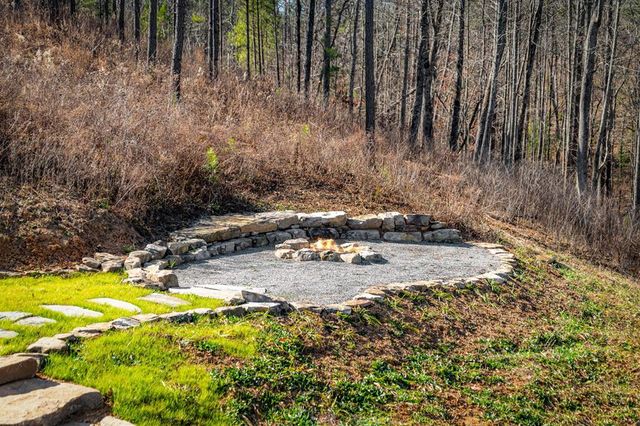 1958 Twisted Oak Road, Talking Rock, GA 30175