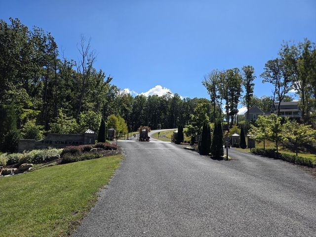 1958 Twisted Oak Road, Talking Rock, GA 30175