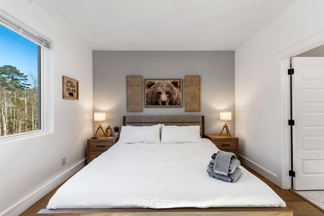 1958 Twisted Oak Road, Talking Rock, GA 30175