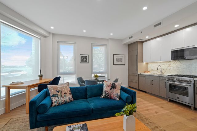 2131 Shore Blvd Unit 1F, New York City, NY 11105