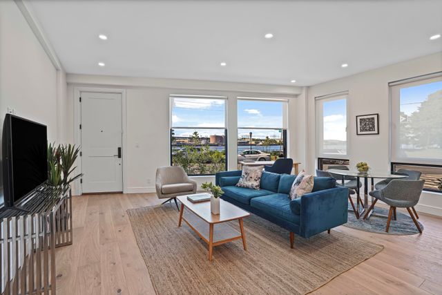 2131 Shore Blvd Unit 1F, New York City, NY 11105