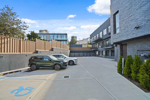 2131 Shore Blvd Unit 1F, New York City, NY 11105