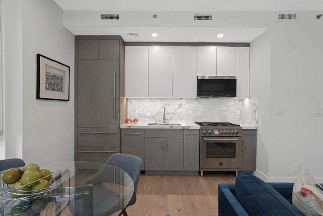 2131 Shore Blvd Unit 1F, New York City, NY 11105