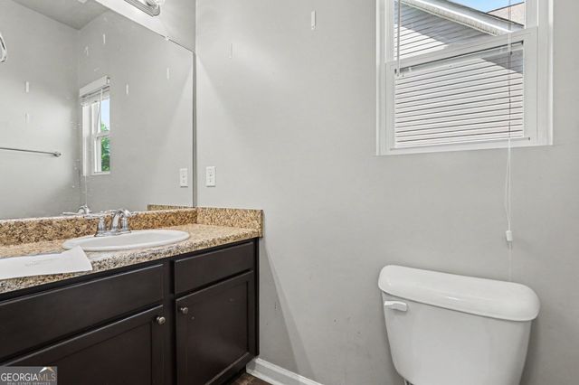 29 Hill Top Circle, Grantville, GA 30220