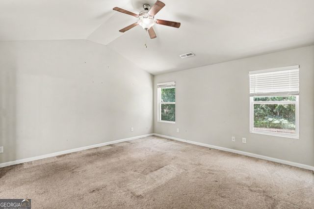 29 Hill Top Circle, Grantville, GA 30220