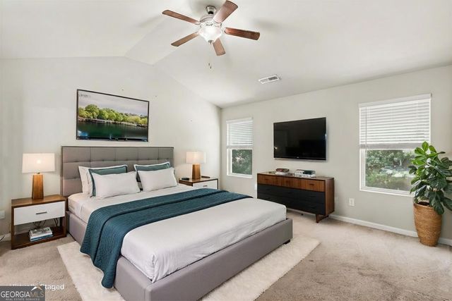 29 Hill Top Circle, Grantville, GA 30220