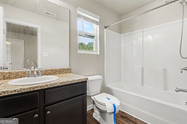 29 Hill Top Circle, Grantville, GA 30220