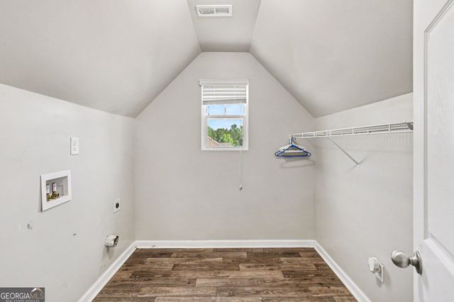 29 Hill Top Circle, Grantville, GA 30220
