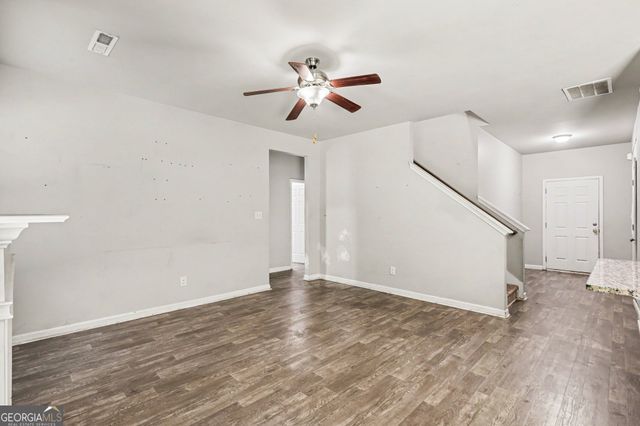 29 Hill Top Circle, Grantville, GA 30220