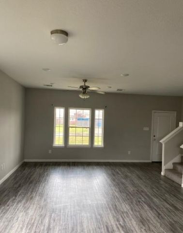 56 Road 5102c, Cleveland, TX 77327