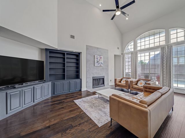 2620 Creekway Drive, Carrollton, TX 75010
