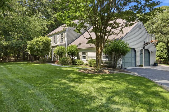16 Old Field Lane, Mount Sinai, NY 11766