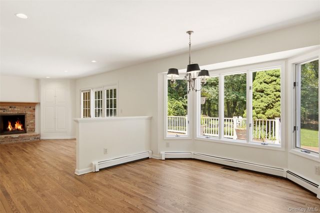 16 Old Field Lane, Mount Sinai, NY 11766