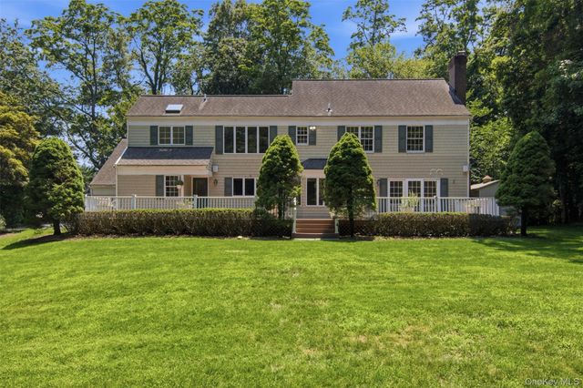 16 Old Field Lane, Mount Sinai, NY 11766