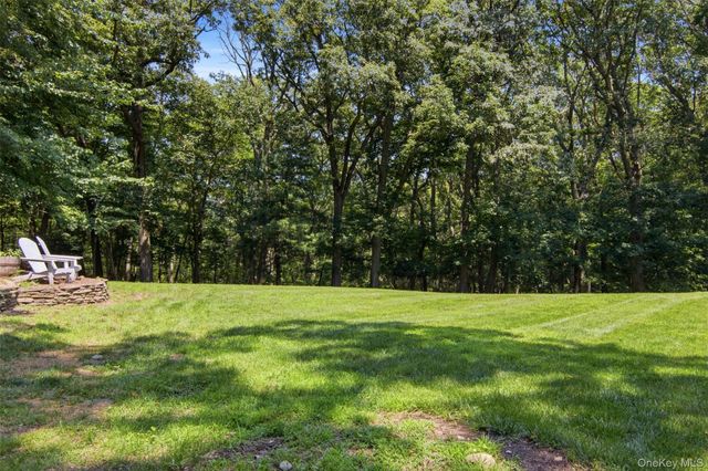 16 Old Field Lane, Mount Sinai, NY 11766