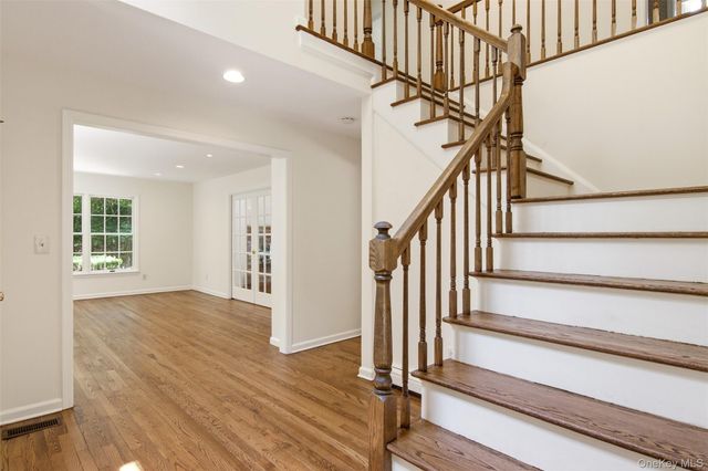 16 Old Field Lane, Mount Sinai, NY 11766