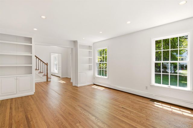 16 Old Field Lane, Mount Sinai, NY 11766