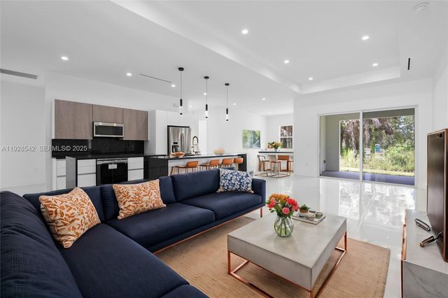 3762 32nd AVE SE, Naples, FL 34117