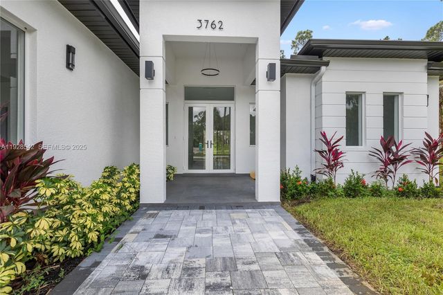 3762 32nd AVE SE, Naples, FL 34117