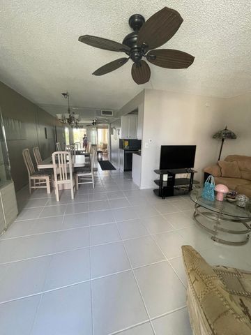 427 Grantham B, Deerfield Beach, FL 33442