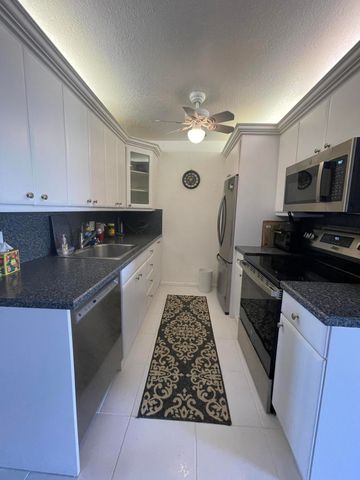 427 Grantham B, Deerfield Beach, FL 33442