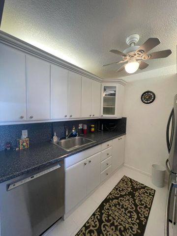 427 Grantham B, Deerfield Beach, FL 33442