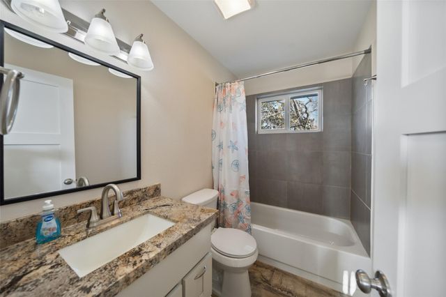 414 County Road 243, Bay City, TX 77414