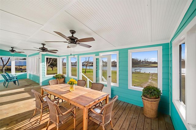 414 County Road 243, Bay City, TX 77414