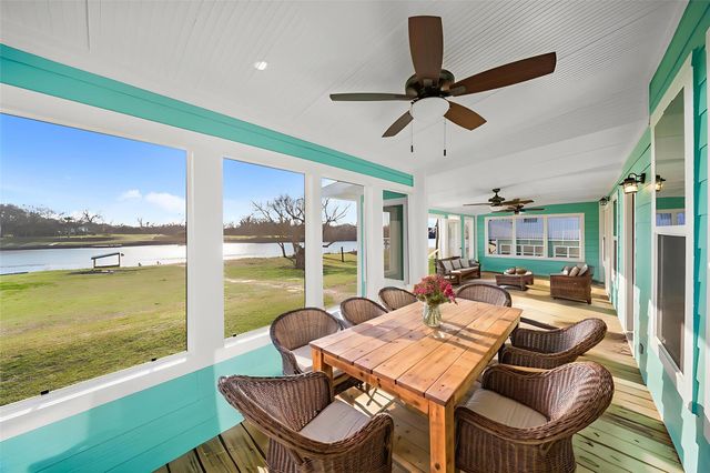 414 County Road 243, Bay City, TX 77414