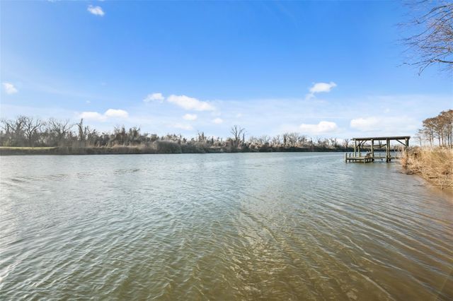 414 County Road 243, Bay City, TX 77414