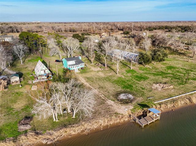 414 County Road 243, Bay City, TX 77414