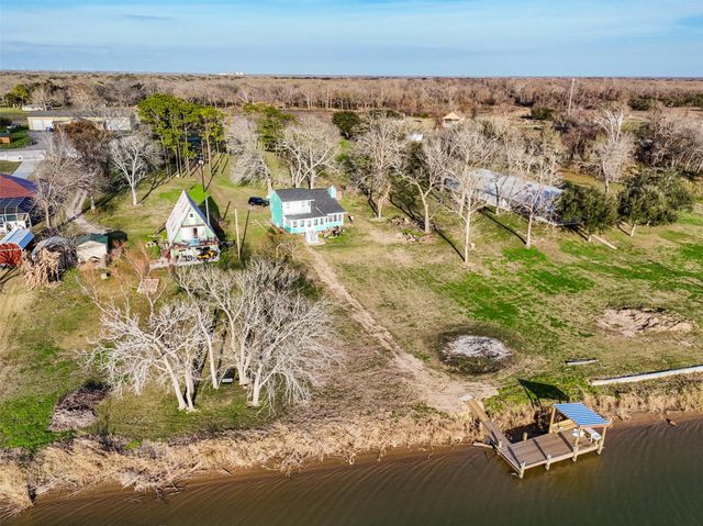 414 County Road 243, Bay City, TX 77414