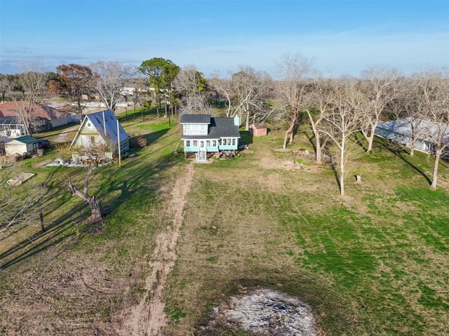 414 County Road 243, Bay City, TX 77414
