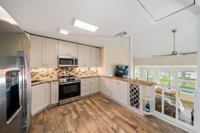 414 County Road 243, Bay City, TX 77414