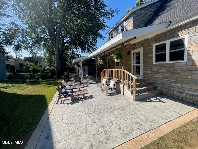 75 N Crystal Street, Schaghticoke, NY 12118