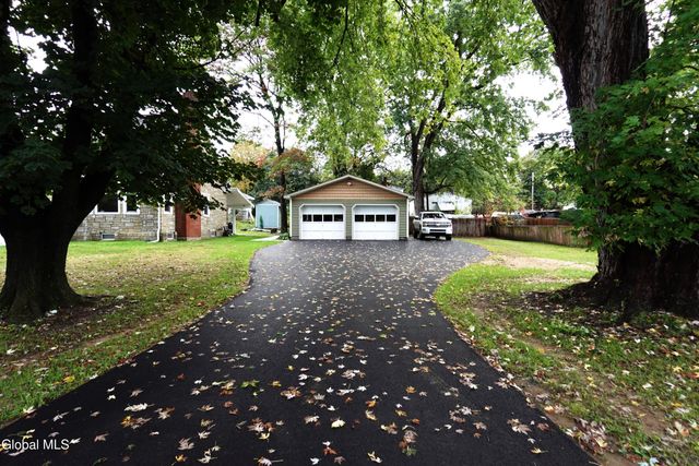 75 N Crystal Street, Schaghticoke, NY 12118