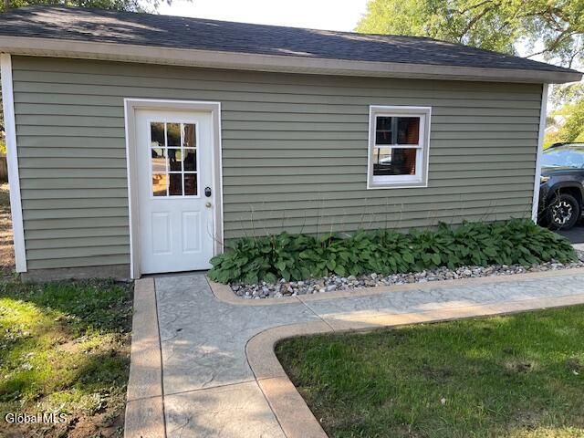75 N Crystal Street, Schaghticoke, NY 12118