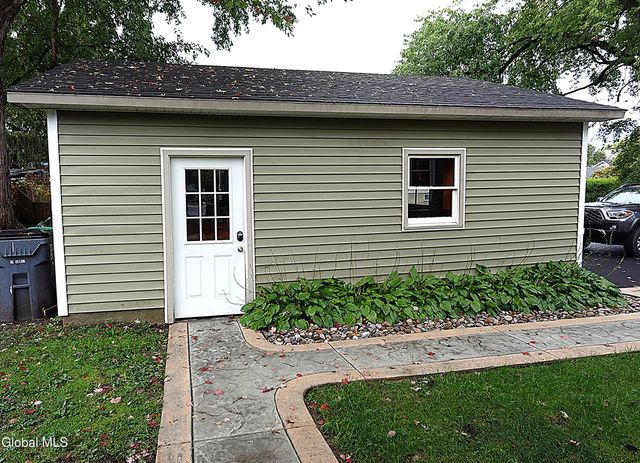 75 N Crystal Street, Schaghticoke, NY 12118