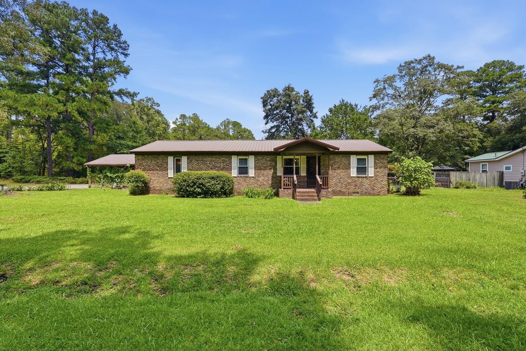1002 Poplar, Walterboro, SC 29488