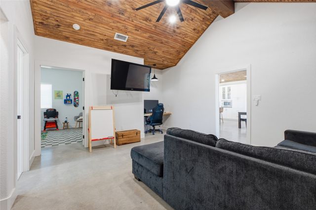 468 County Road 4196, Decatur, TX 76234