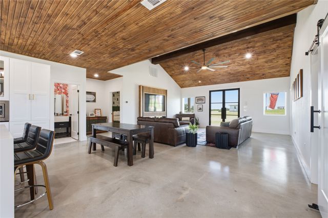 468 County Road 4196, Decatur, TX 76234